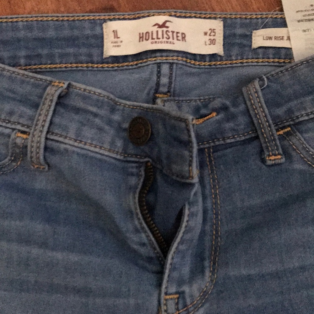 HOLLISTER JEANS!! - Picture 2 of 3